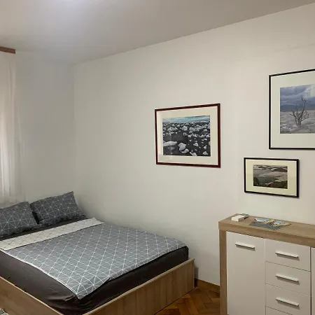 New Episode - With Private Parking * Laibach