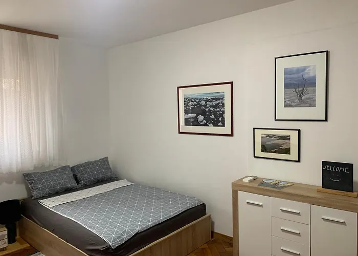 New Episode - With Private Parking * Laibach