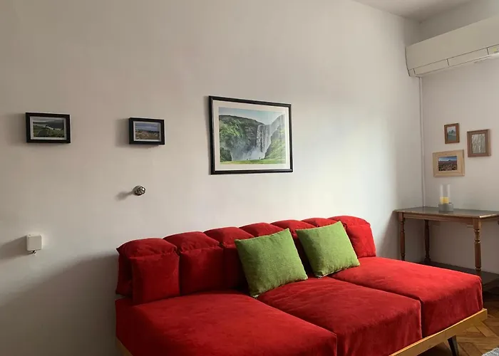 New Episode - With Private Parking * Laibach